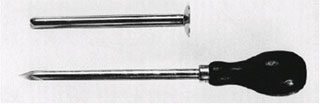 Figure 3. Trocar (bottom) and cannula.